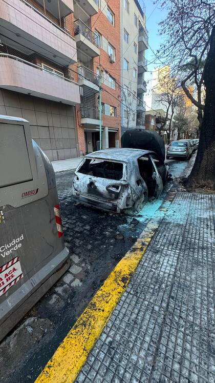 Para iniciar el fuego, utilizó cartones