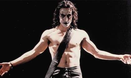 Para interpretar al protagonista de El Cuervo Brandon Lee se sometió a una rigurosa dieta para perder peso