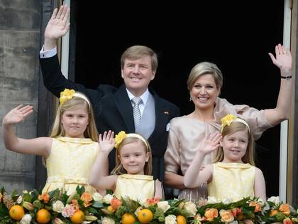 Para la abdicación de la reina Beatriz, ese mismo 30 de abril, Zorreguieta usó un vestido color nude (Foto: Instagram @queen.maxima)