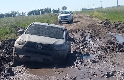 Para la entidad ruralista, los caminos rurales son “la base logística del sistema productivo”, ya que “el 90% de los alimentos inicia su recorrido en un camino de tierra”. Si esta red falla, “se disparan los costos logísticos, afectando tanto a productores como a consumidores"