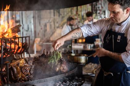 Para la propuesta en Punta del Este, Colagreco hizo vínculos con pescadores, huertas y productores locales