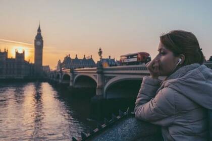Para la sexóloga Francisca Molera, una ventaja es que el audioporno permite hacer otras actividades de forma simultánea