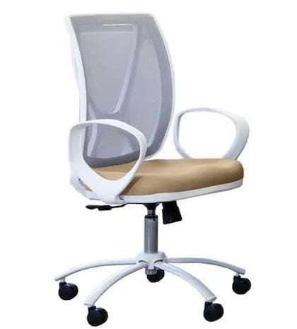 Para las horas de estudio en casa, una buena silla ergonómica es indispensable