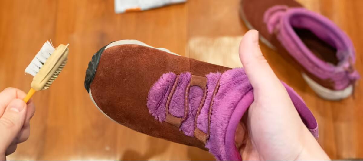 Um truque simples para limpar sapatos e tênis de camurça e deixá-los com uma aparência impecável Um truque simples para limpar sapatos e tênis de camurça e deixá-los com uma aparência impecável