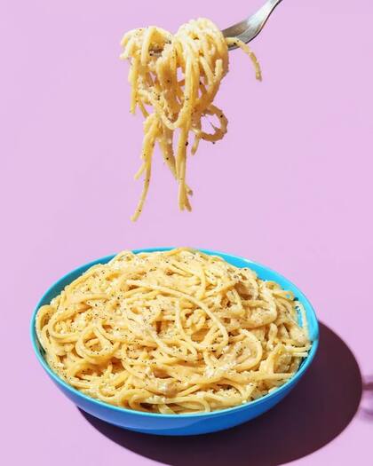 Para los científicos, la salsa también tiene respuestas. Físicos italianos han relacionado las propiedades químicas del cacio e pepe con preguntas sobre el origen de la vida