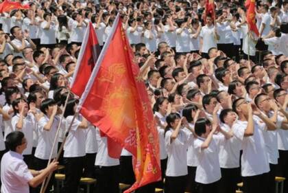 Para los estudiantes chinos el "gaokao" es como ir al a guerra. (Hengshui, China, 2018).