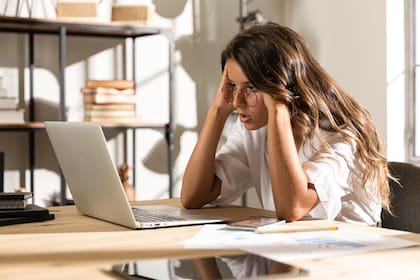 Para los investigadores, "debería replantearse las enfermedades mentales no como una biología defectuosa, sino como la desafortunada intersección de la variación natural y el estrés ambiental"