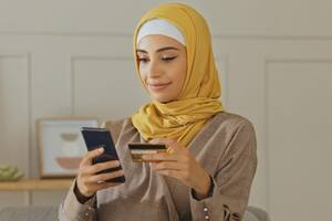 Para los islámicos cualquier interés sería excesivo; por tanto, están prohibidos todos