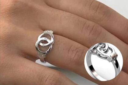 Para los pedidos realizados en la tienda en línea de la empresa, el descuento del 25% se aplicará automáticamente una vez se complete la compra (Instagram: @cuffnstuffshop)