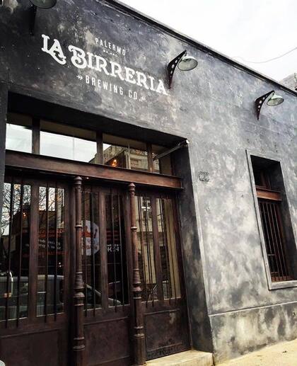 Para los que buscan cervezas artesanales, La Birrería es su lugar