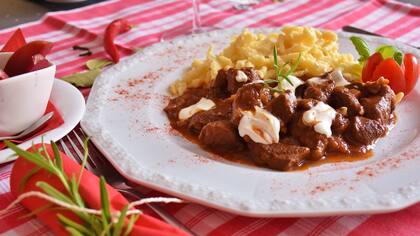 Para los que extrañan su Hungría natal, goulash