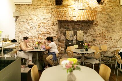 Para mantener el lugar los dueños tiene que tomar múltiples precauciones.