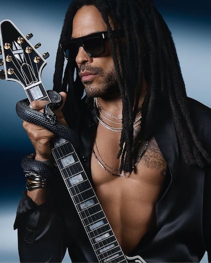 Para mantenerse en forma, el cantante respeta una dieta vegana con verduras y frutas de su propia huerta