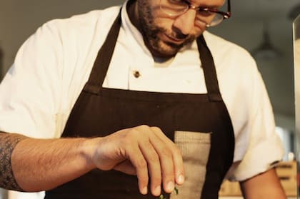 Para Moisés, el sabor a hogar hoy está en Argentina.