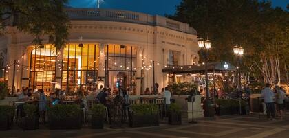 Para no extrañar este increíble beergarden, Rabieta pone sus cervezas al alcance de un envío