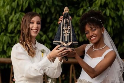 "Para nosotras, Nuestra Señora Aparecida representa la gratitud, la intercesión y la consagración de nuestra familia a Dios", aseguran las esposas