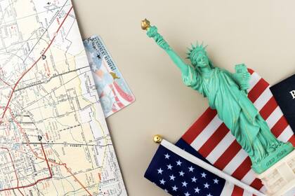 Para obtener la ciudadanía de EE.UU. se tiene que presentar el examen ante un agente del Uscis