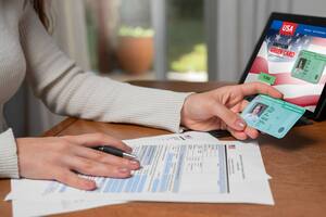 ¿Se puede patrocinar a los padres indocumentados para la green card?