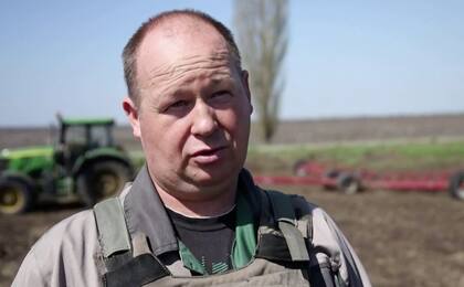 Para Oleksii, fue aterrador: "El bombardeo golpeó a mis vecinos y destruyó todas las vallas. Es difícil ponerlo en palabras”. Captura video