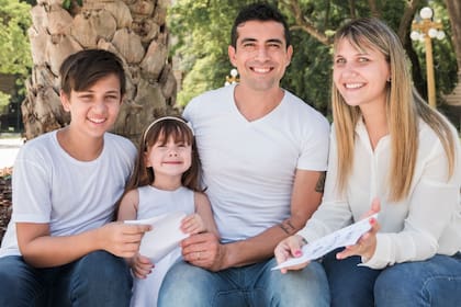 Para optar por este proceso, el menor debe tener al menos un padre ciudadano estadounidense, ya sea por nacimiento o por naturalización