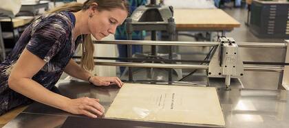 Para poder almacenarlo hay que tomar muchísimas precauciones y así evitar el contacto