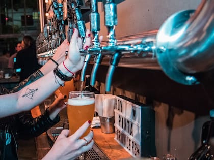 Para poder aprovechar la promo de la Noche de las Birrerías, hay que comprar las pintas anticipadas