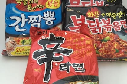 Para preparar el Chapaguri Steack hay que conseguir en el Barrio Chino fideos Jjapageti y Neoguri