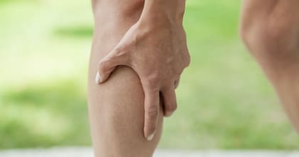 Para que no ocurran, se debe mantener una buena hidratación y consumir electrolitos