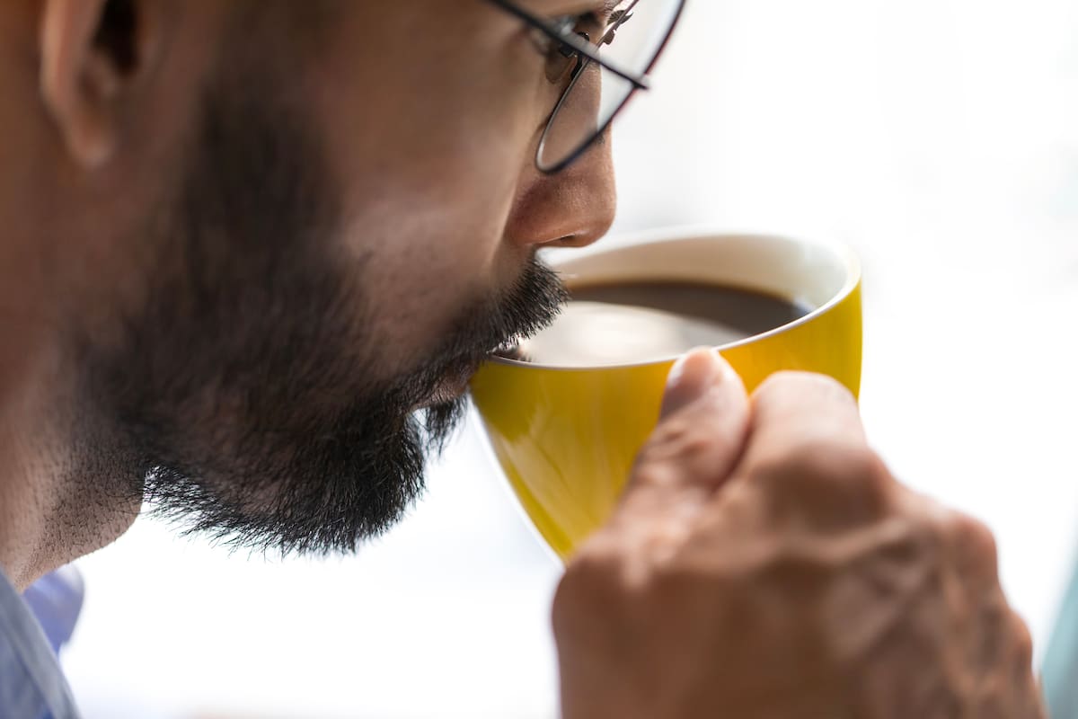 Es asiático, tomó café durante 10 años, lo dejó una semana y los resultados fueron sorprendentes
