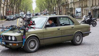 Para salir volando, existen rampas o proyectiles debajo del auto para que salga disparado por los aires.
