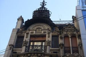 La joya arquitectónica de 1908 en plena city porteña que parece una casa de muñecas