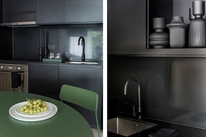 Para sectorizar la cocina crearon un bloque de color: muebles de melamina negra (diseño de Page y Faena), mesada y alzada de Dekton, grifería negra. Todos los electrodomésticos son de acero inoxidable, para unificar estética.