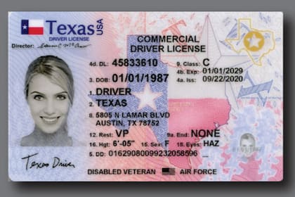 Para ser camionero en Estados Unidos, es necesario obtener una licencia CDL, que exige capacitación y examen de habilidades