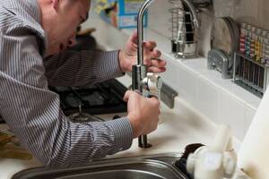 Para ser plomero en Texas, EE.UU., se deben cumplir con estos requisitos