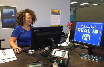 Para solicitar una licencia de conducir o identificación Real ID de Carolina del Norte, se puede visitar una oficina de licencias de conducir de la DMV (Archivo)