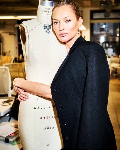 Para su presentación SS25, Calvin Klein convocó a Kate Moss, una de sus modelos legendarias