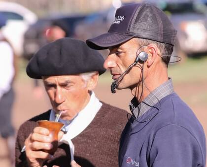 Para Ulloa, el trabajo con caballos no solo se trata de técnica, sino de una mirada integral, donde perfeccionar el manejo es aprender a trabajar con más corrección, eficiencia y libertad de movimientos