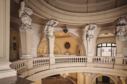 Paradójico comienzo del Concejo Deliberante de la ciudad: abría sus puertas sin actividad legislativa ya que gobernaba la dictadura de José Félix Uriburu.