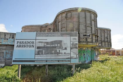 El edificio es obra del arquitecto húngaro Marcel Breuer