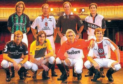 Lolo Castagnola, en una producción de LA NACION en el teatro Maipo, junto con Adam Snow, el Ruso Heguy y Pite Merlos (arriba); Gonzalito Pieres), Vete Donovan, Mariano Aguerre y Miguel Novillo Astrada (abajo)