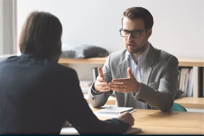 Paralelamente, Florida sufre grandes demoras en todos los trámites migratorios como entrevistas de asilo, trámites de residencia y ceremonias de naturalización