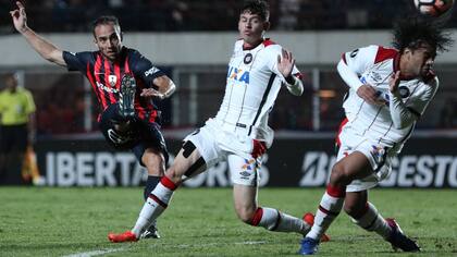 Paranaense le gana a S.Lorenzo 1x0