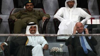 Parece haber llegado la hora de que Qatar, que está llamada a organizar el Mundial de fútbol de 2020, reconsidere sus amistades
