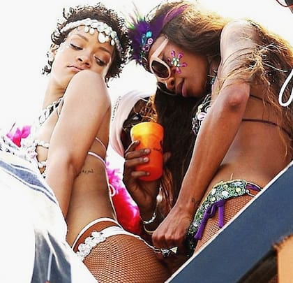 Parece que se le enganchó la media, ¿ustedes que dicen?