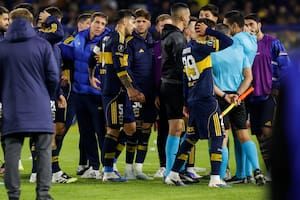 Paredes, protagonista: el contundente mensaje de su papá, el gol a medias con Merentiel y la bronca del final