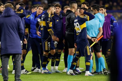 Paredes, protagonista: el contundente mensaje de su papá, el gol a medias con Merentiel y la bronca del final