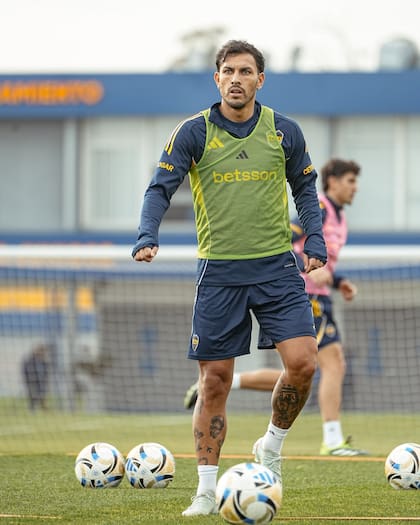 Paredes lleva una semana de entrenamiento en Boca; la pálida actuación del equipo frente a Argentinos da a entender cuán necesario es el volante.