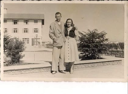 Pareja de vacaciones en la Unidad Turística Embalse