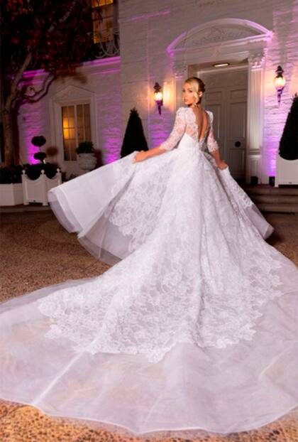 Paris Hilton y su gran vestido de novias