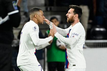 Paris Saint-Germain puede perder a Mbappé y Lionel Messi a corto y mediano plazos, lo que sería un golpe tremendo ante los objetivos del club.